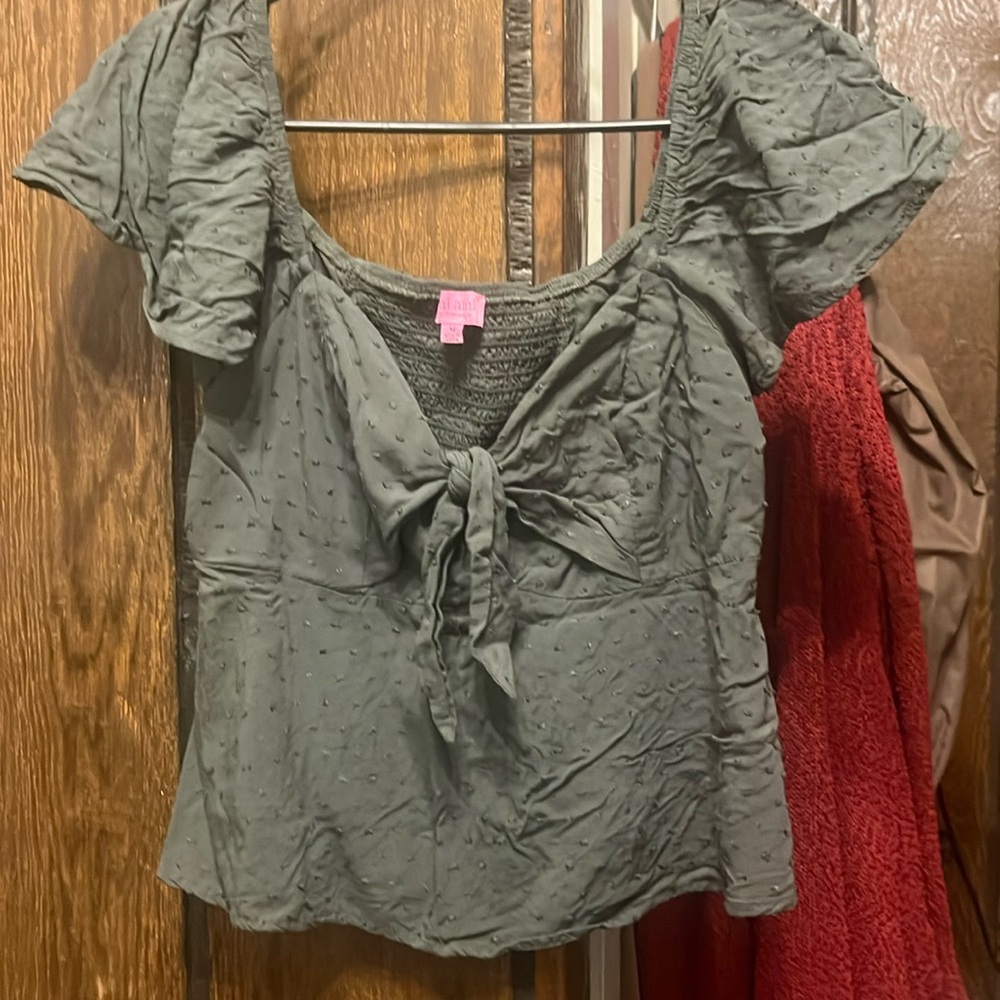 Flowy cropped shirt
